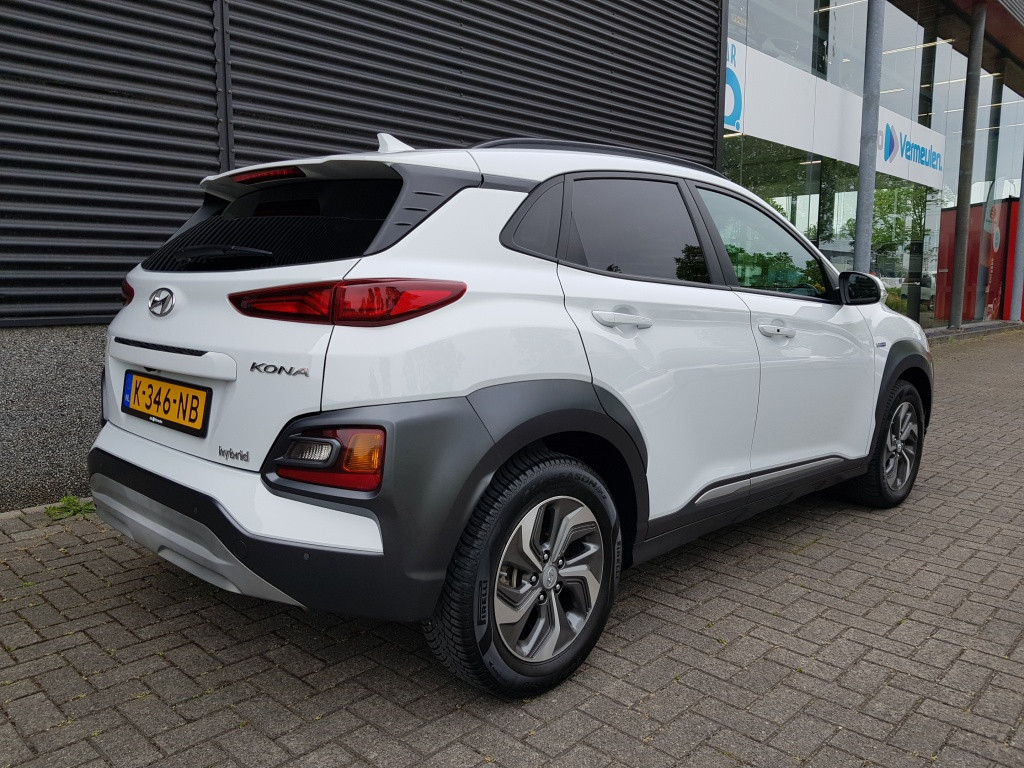 Hyundai Kona hybrid fashion