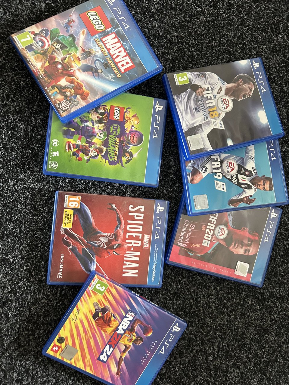 PlayStation4 + 7 games