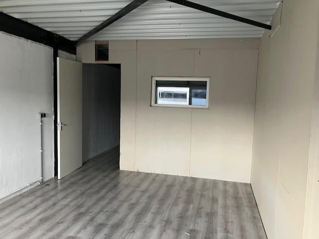 Te huur: BOVENVERDIEPING 45 M2 bedrijfspand Mortiere Middelburg 345 euro