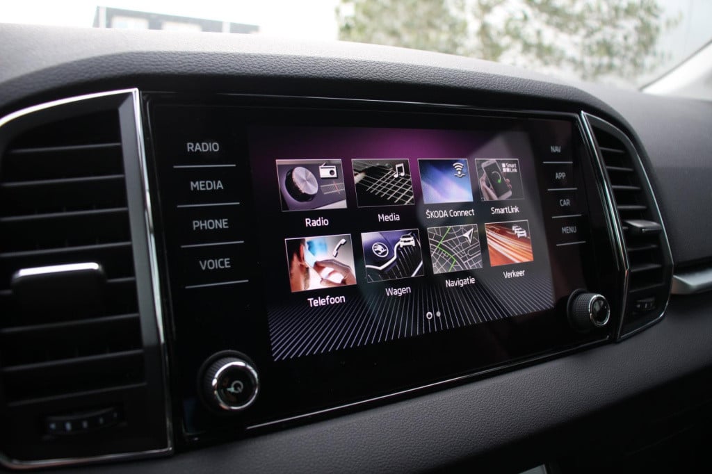 Skoda Karoq 1.5 tsi act sportline business - stoel verw - carplay - virtual