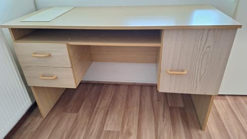 GRATIS bureau-tje