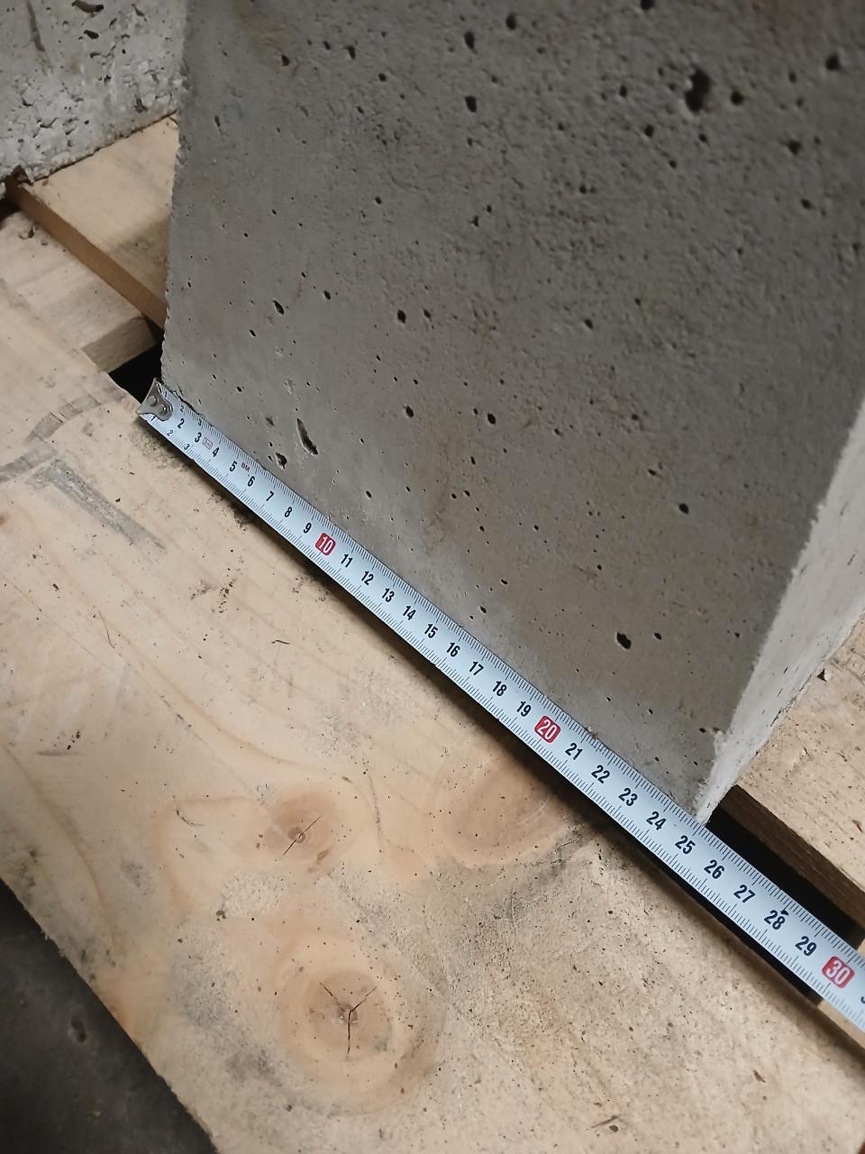 4x verstelbare betonpoer, paalsteun, sokkel of fundering.