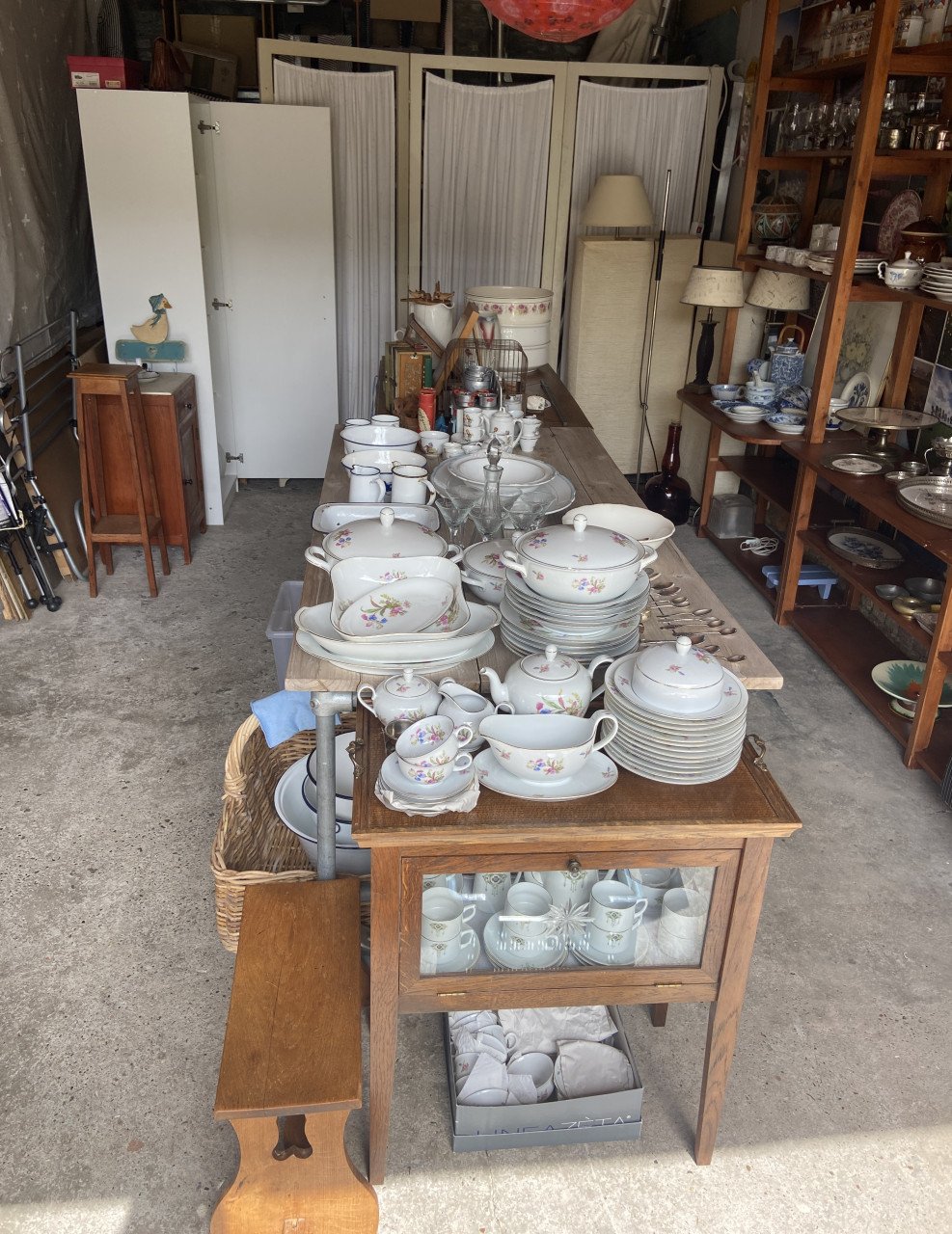 Schuurverkoop zaterdag 10 mei van 10.00 tot 17.00 antiek, brocante