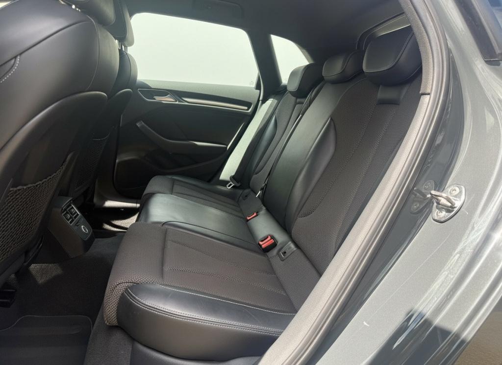 Audi A3 sportback 1.5 tfsi cod sport s line edition automaat
