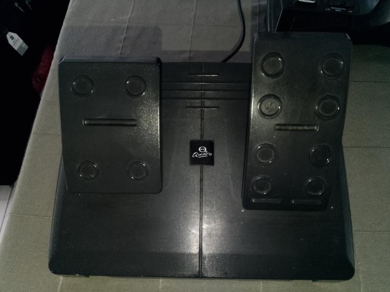 Stuur met Gaspedaal - Qware-PS2 en PS3