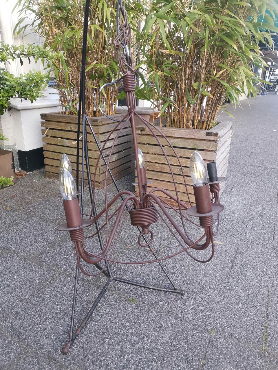 Twee brocante plafond kroon lampen