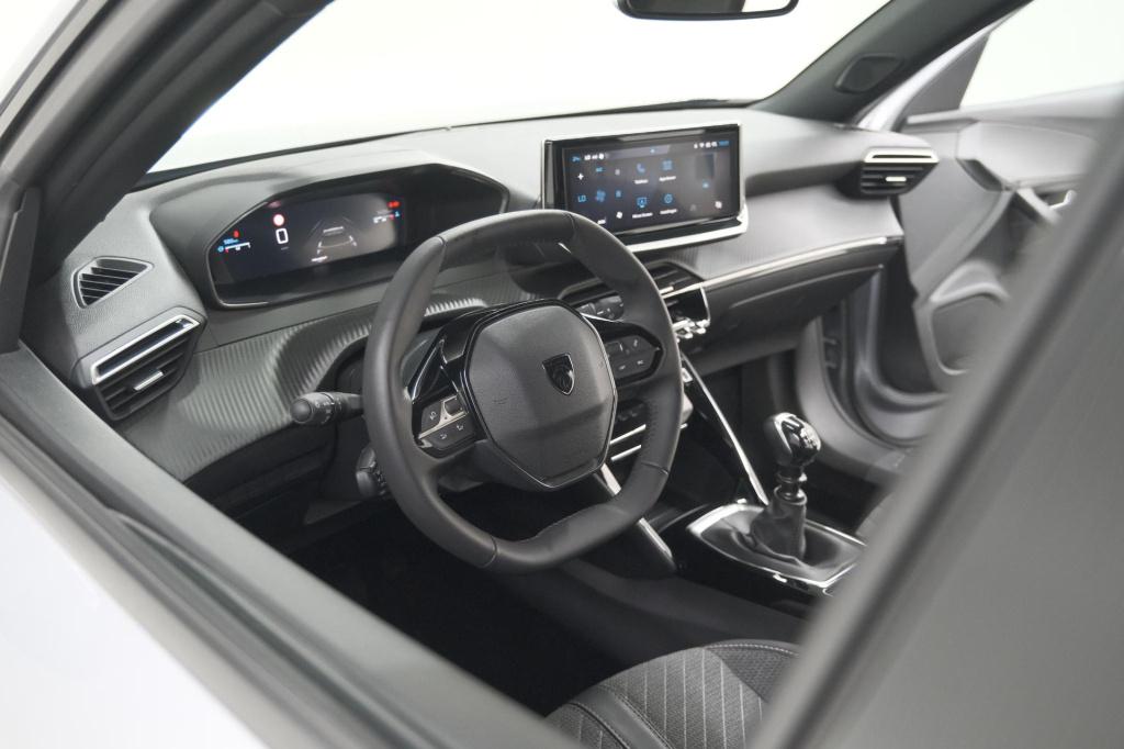 Peugeot 2008 puretech 100 allure | apple carplay | parkeersensoren | climat