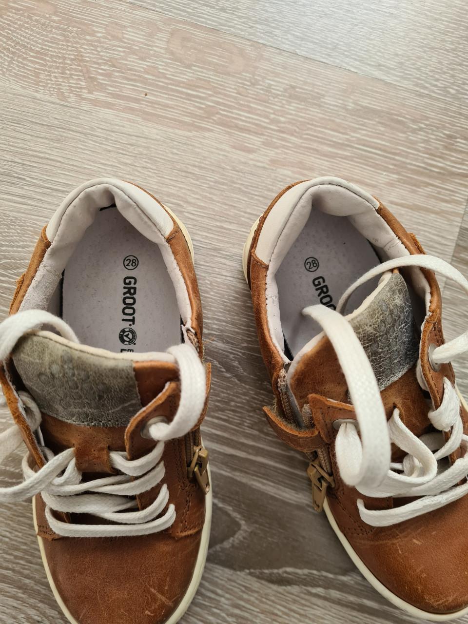 Jongens schoenen maat 28