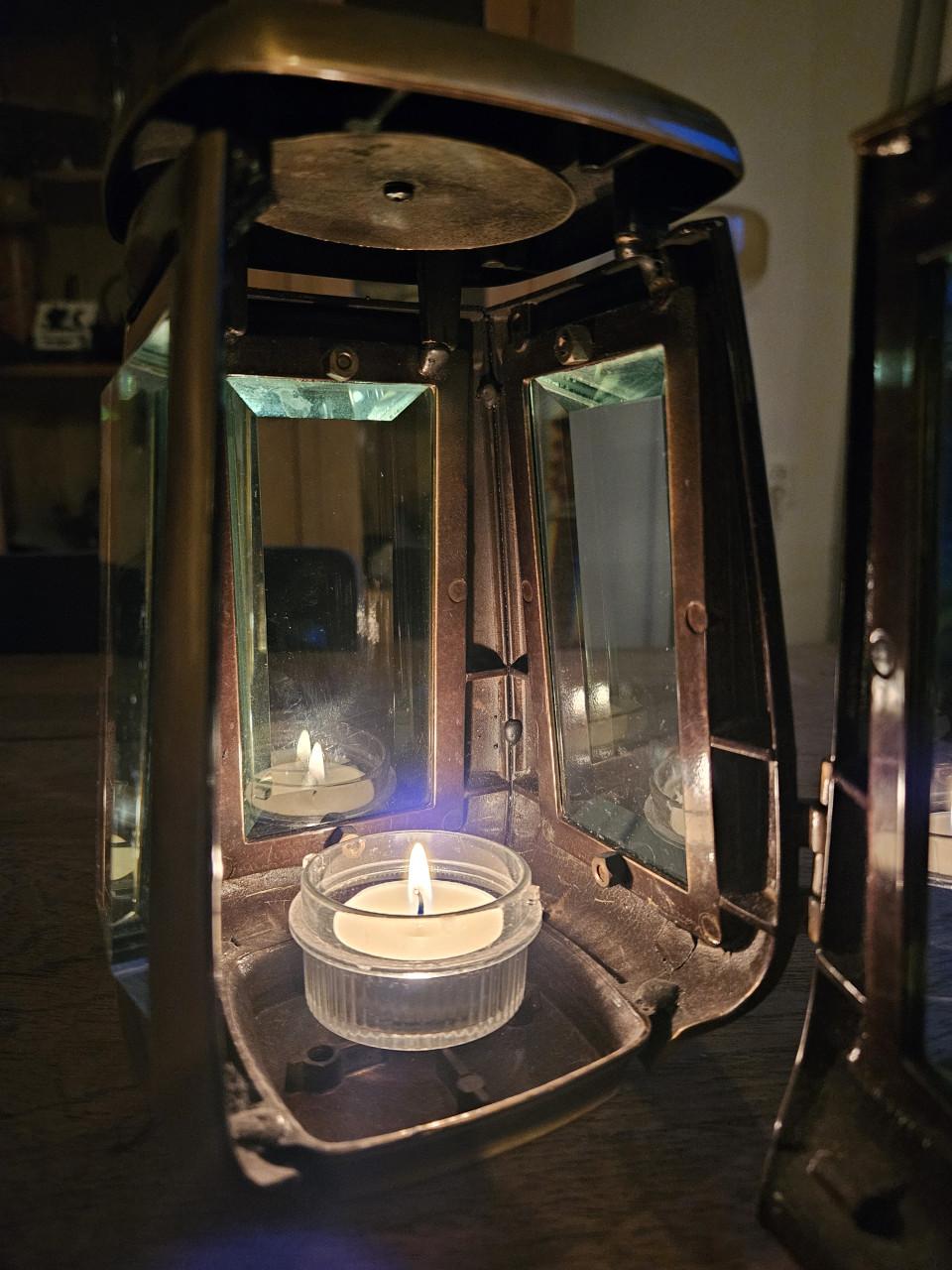 Prachtige nieuwe messing graflantaarn of graflicht