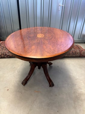 Ronde antieke tafel