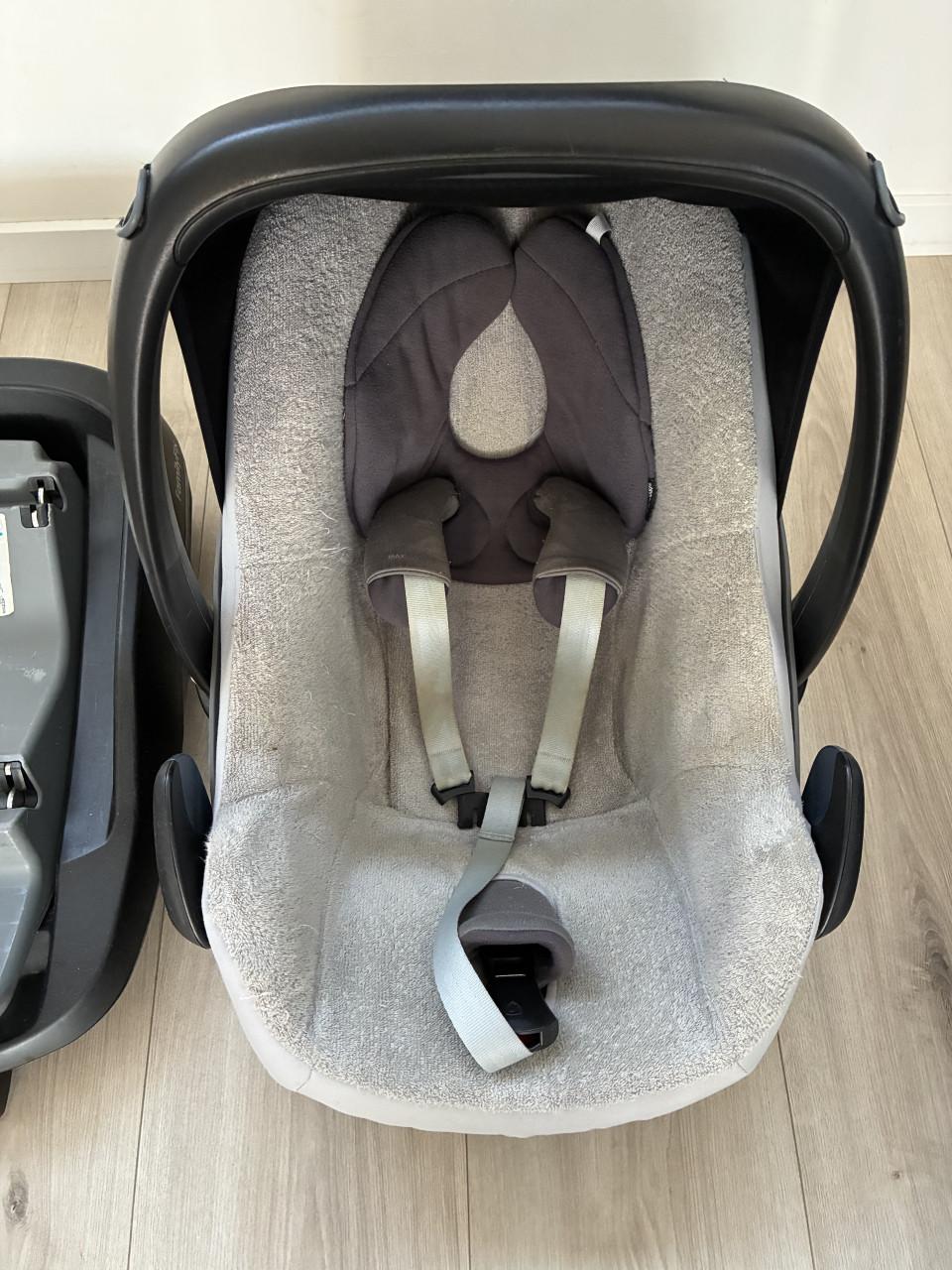 Maxi cosi pebble + familiefix