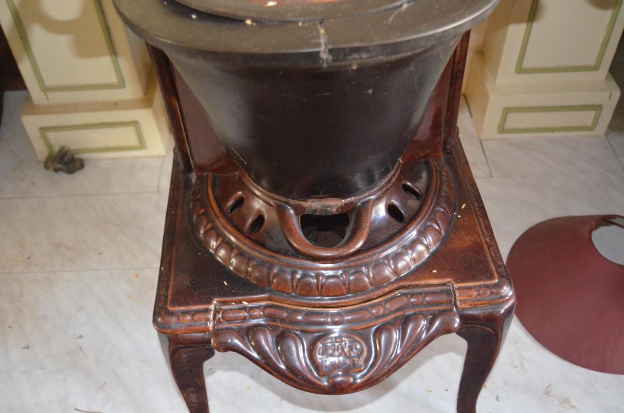 Antieke Buiskachel t.e.a.b.