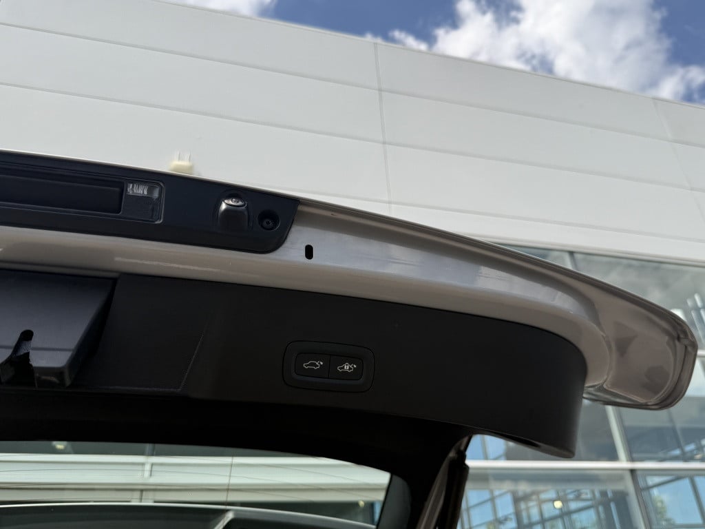 Volvo XC40 2.0 b4 plus dark