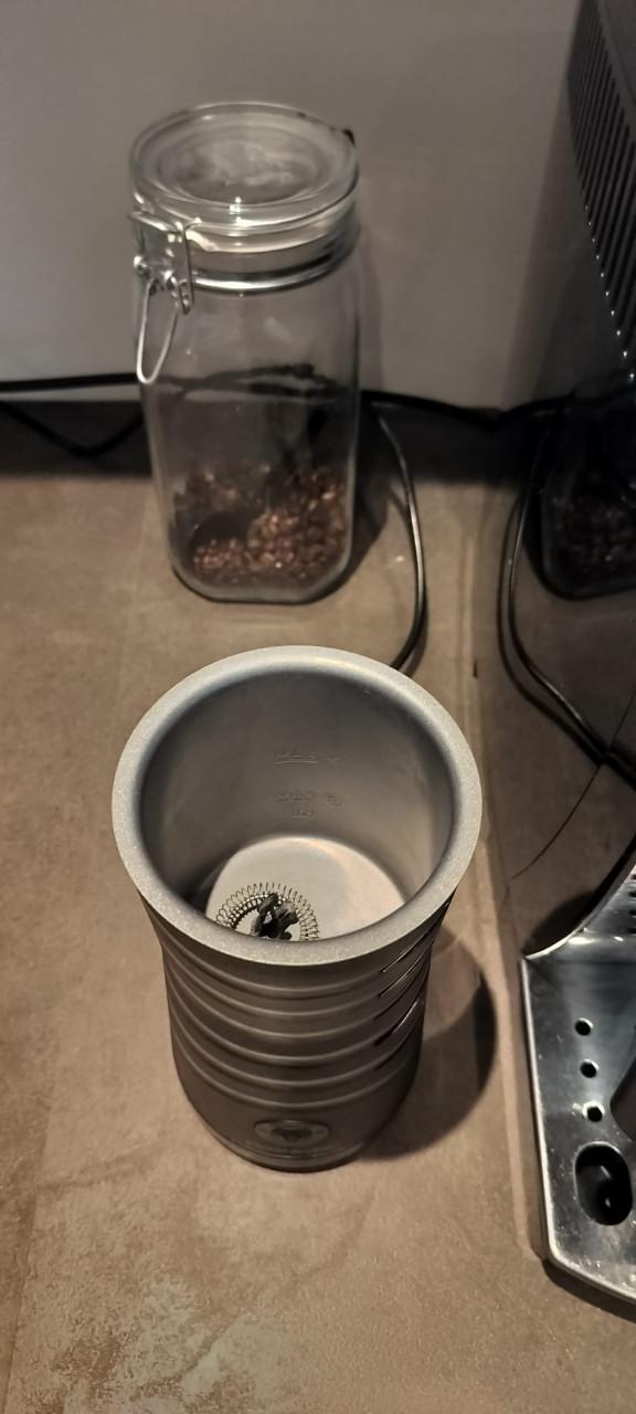 Delonghi Magnifica S + Melkschuimer