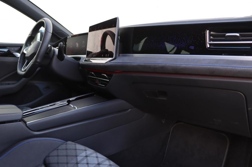 Volkswagen Passat variant 1.5 etsi r-line business dsg7 150pk ergo stoel | 