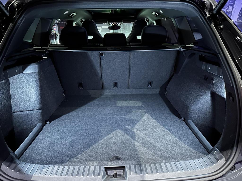 Volkswagen Tayron 1.5 ehybrid r-line edition *pano*keyless*blackstyle*