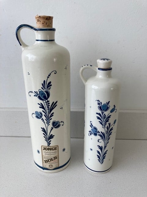 Delfts blauwe jenever kruikjes