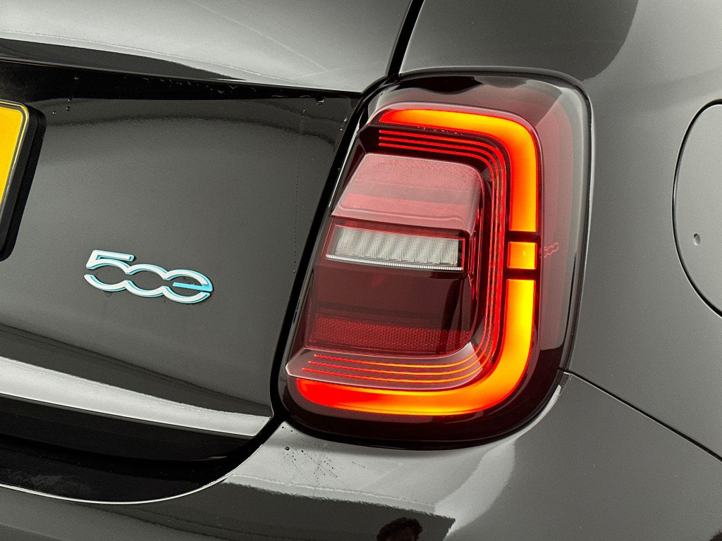 Fiat 500e 42 kwh | carplay | cruise control | ecc | pdc |