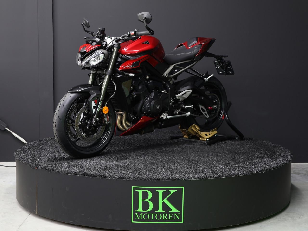 STREET TRIPLE 765 RS | Carnival Red