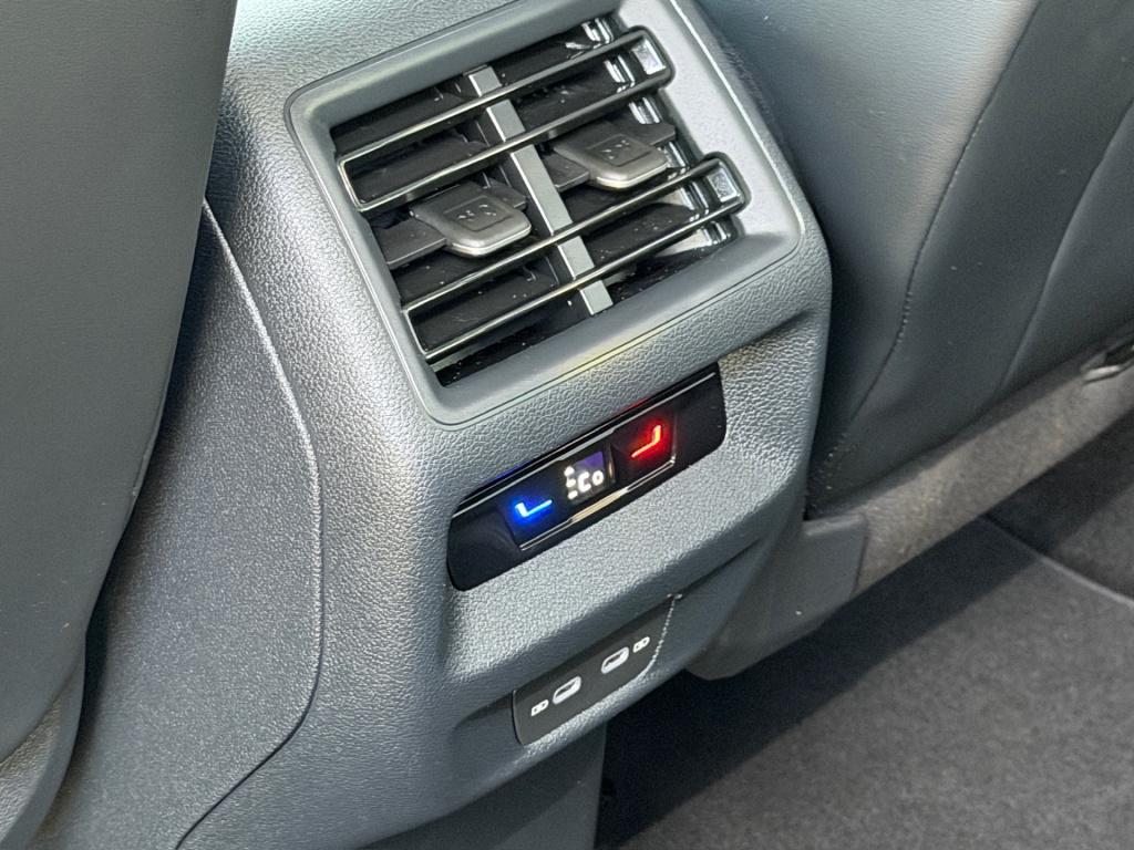 Volkswagen Tiguan 1.5 204pk ehybrid elegance | trekhaak | 360 camera | dode