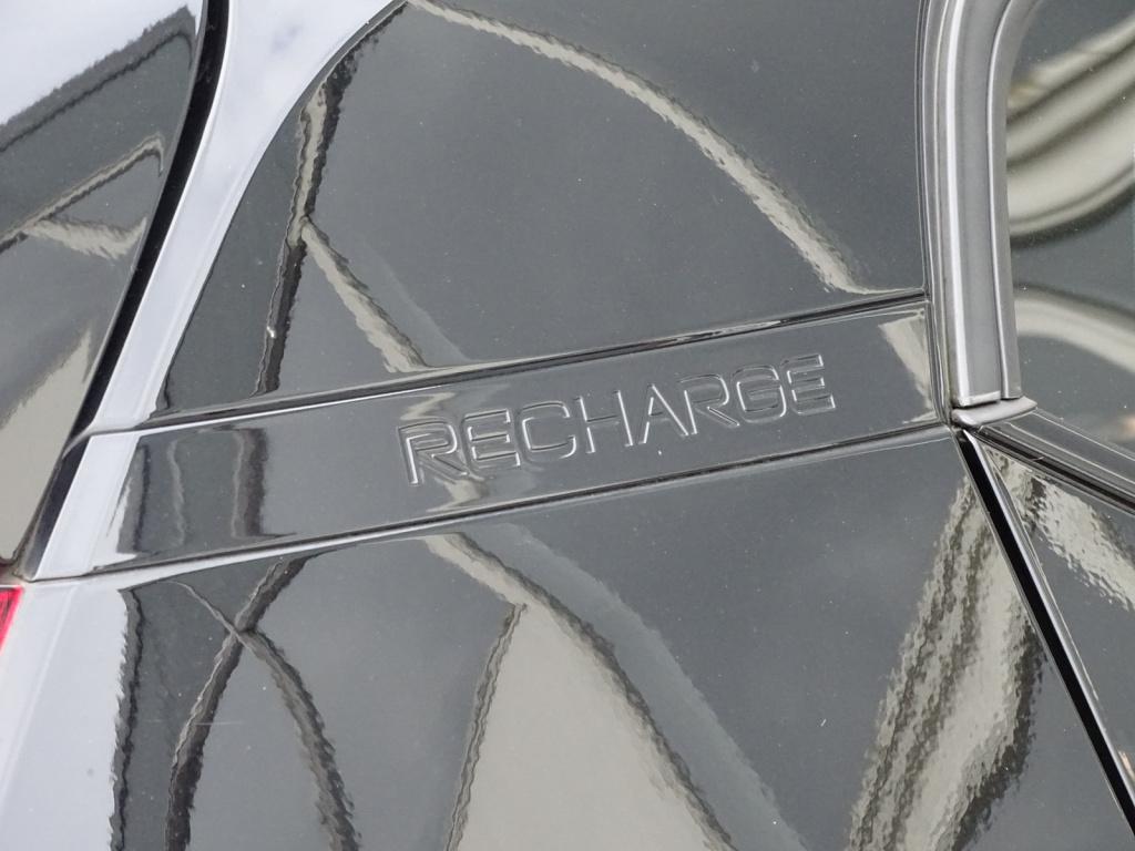 Volvo XC40 recharge p8 awd r-design