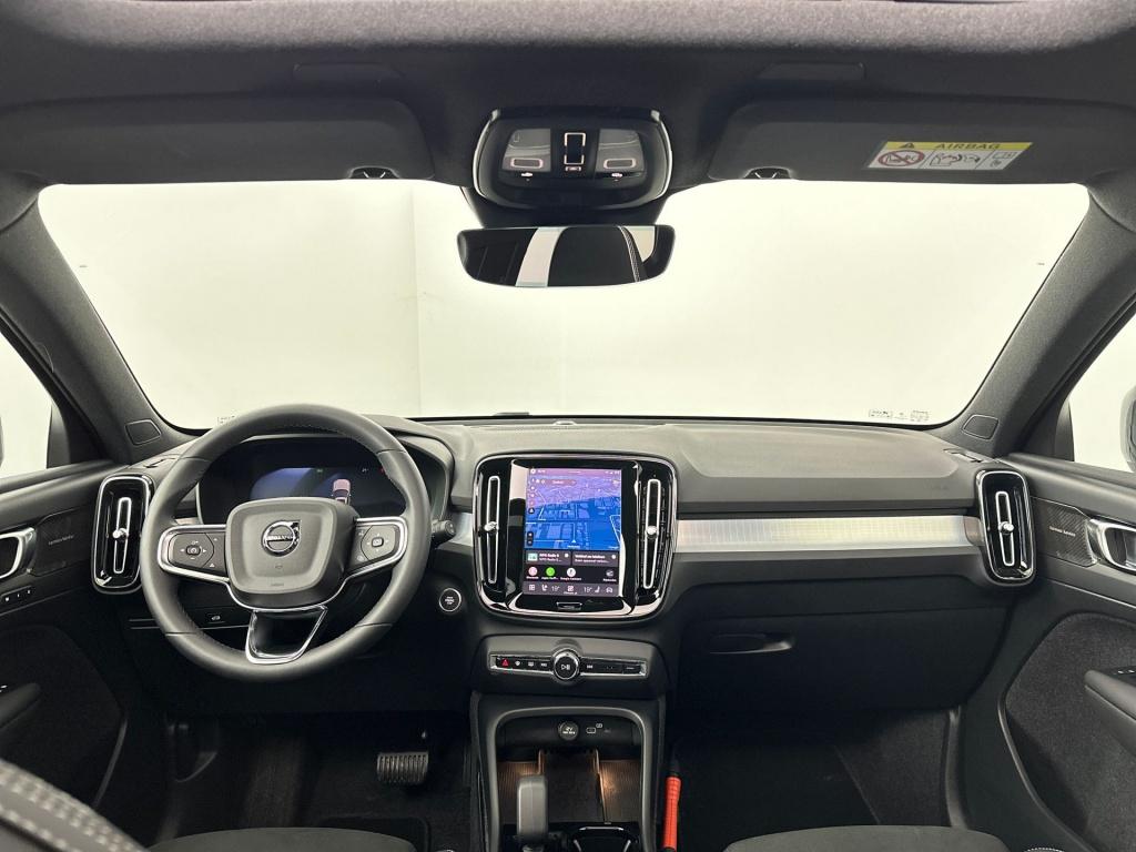 Volvo XC40 b4 197pk plus dark| camera| trekhaak| adap.cruise| h&k audio| pa