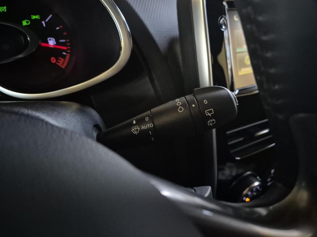 Renault Clio 0.9 tce limited / keyless / cruisecontrol / parkeersensoren