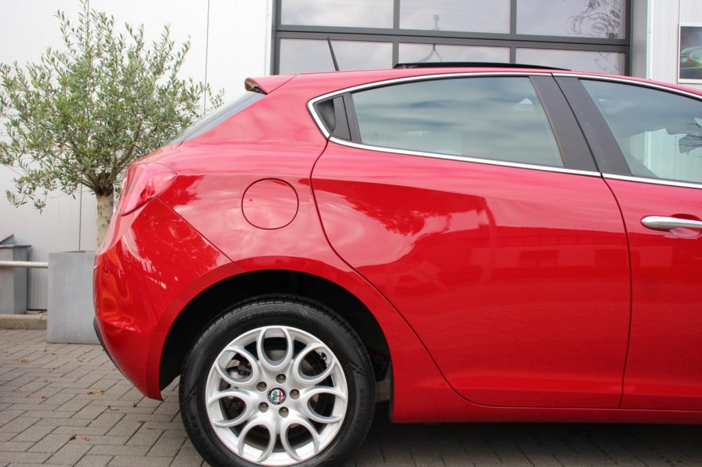 Alfa Romeo Giulietta 1.4 turbo multiair super - panorama dak - navi - stoel