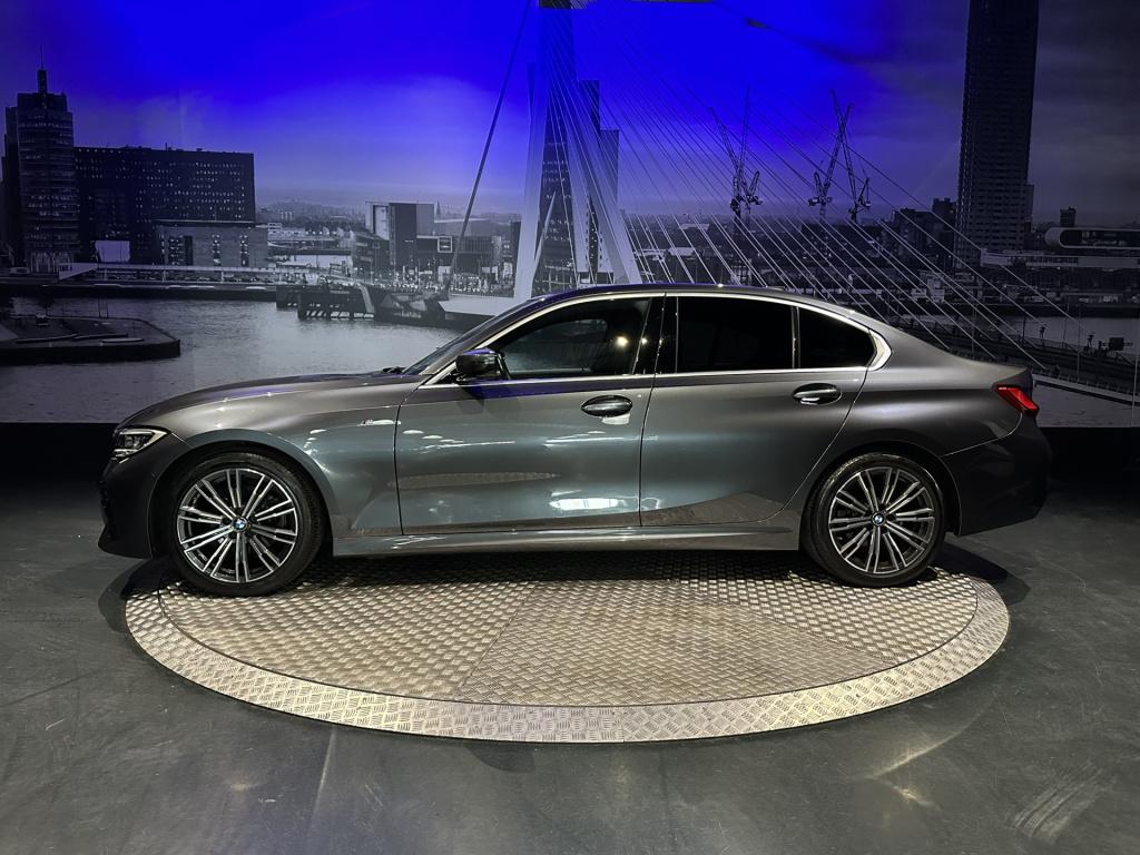 BMW 3-serie 320i high executive *facelift*memory*hud*camera*keyless