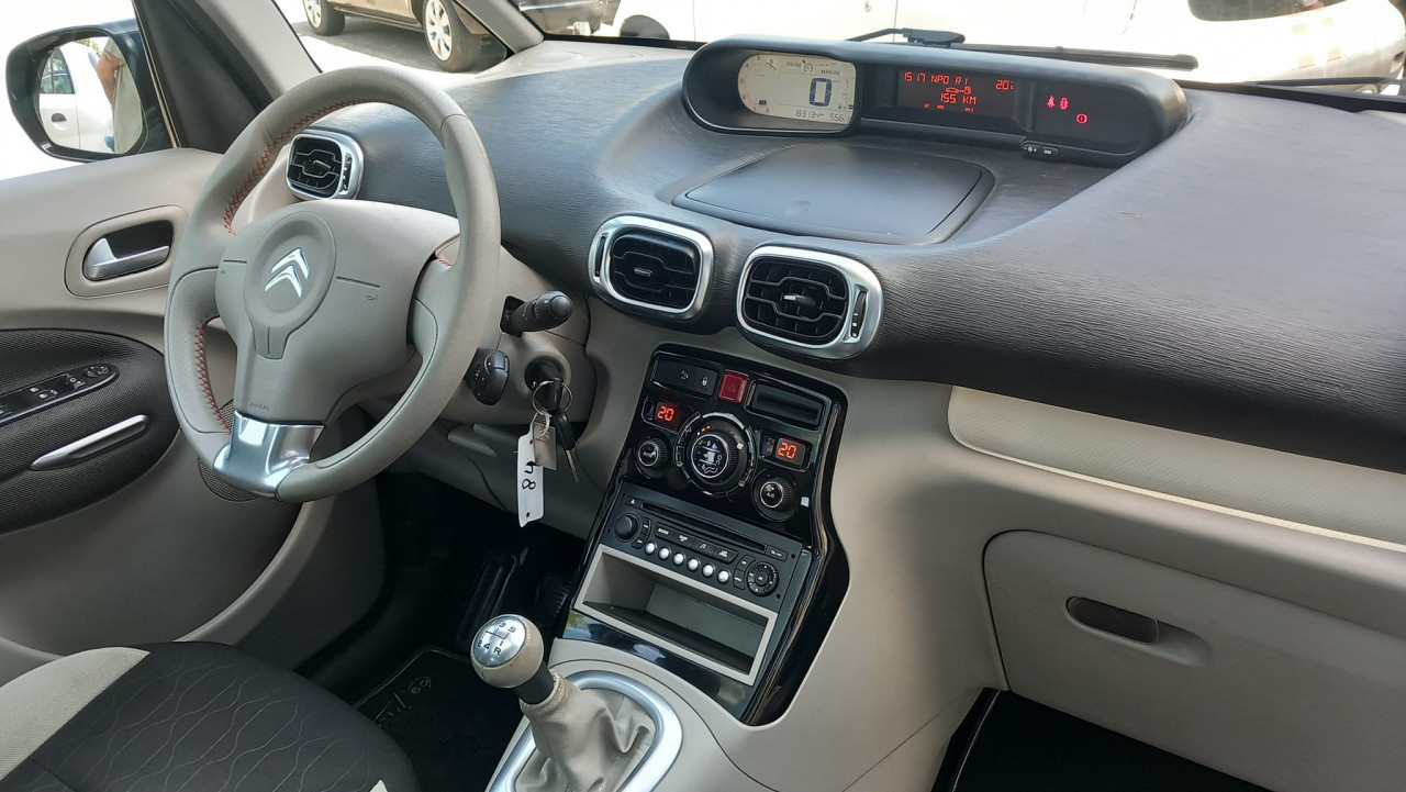 Citroen C3 PICASSO 1.6 VTI Tendance bj:2014 airco apk vol jaar