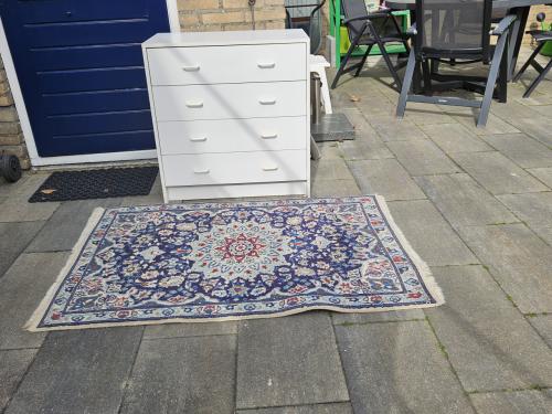 Ladenkastje en oosters tapijtje