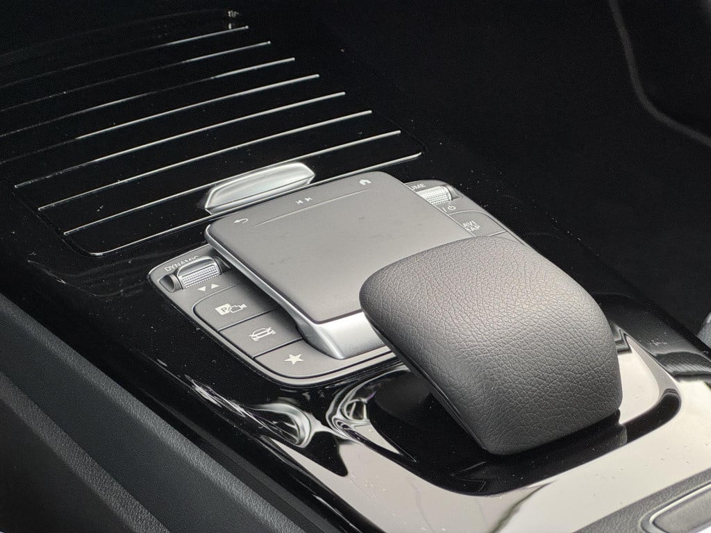 Mercedes-Benz Cla shooting brake 200 business solution luxury nl-auto, adap