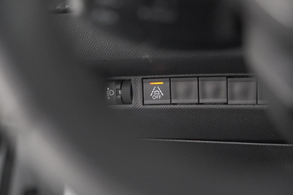 Peugeot 208 puretech 100 pk allure | apple carplay | parkeersensoren | lich
