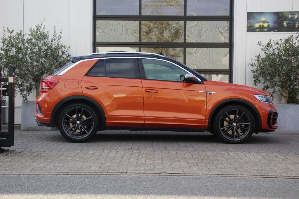 Volkswagen T-roc 2.0 tsi r 4motion - akrapovic - virtual - pano - leder - a