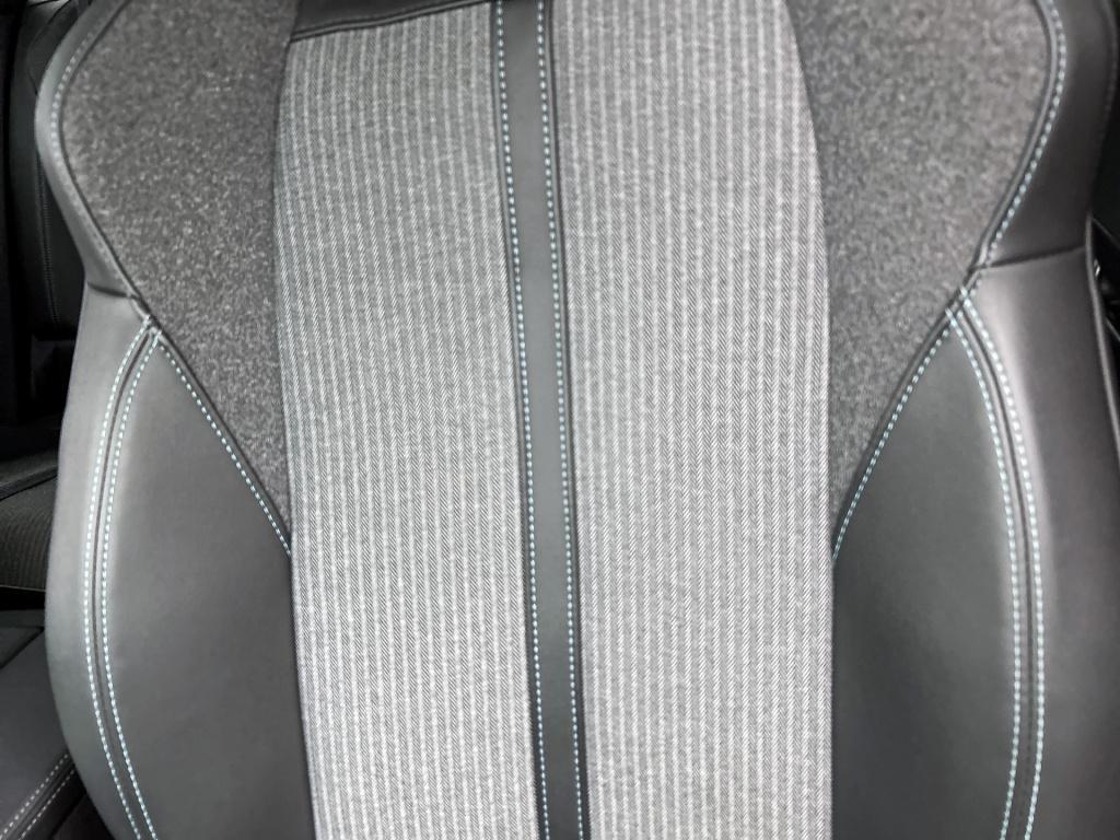 Peugeot 3008 plug-in hybrid 225pk automaat blue lease allure | adaptive cru