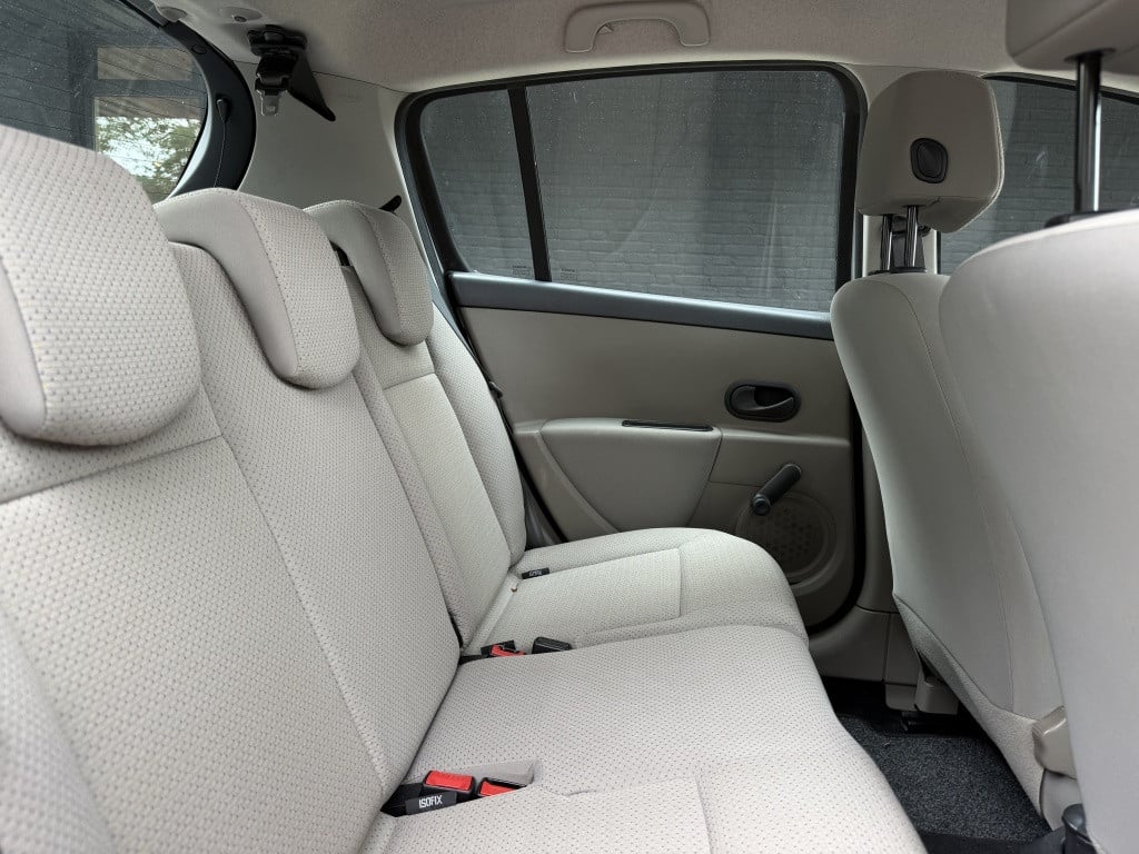 Renault Clio 1.4-16v authentique // airco // 1e eigenaar //