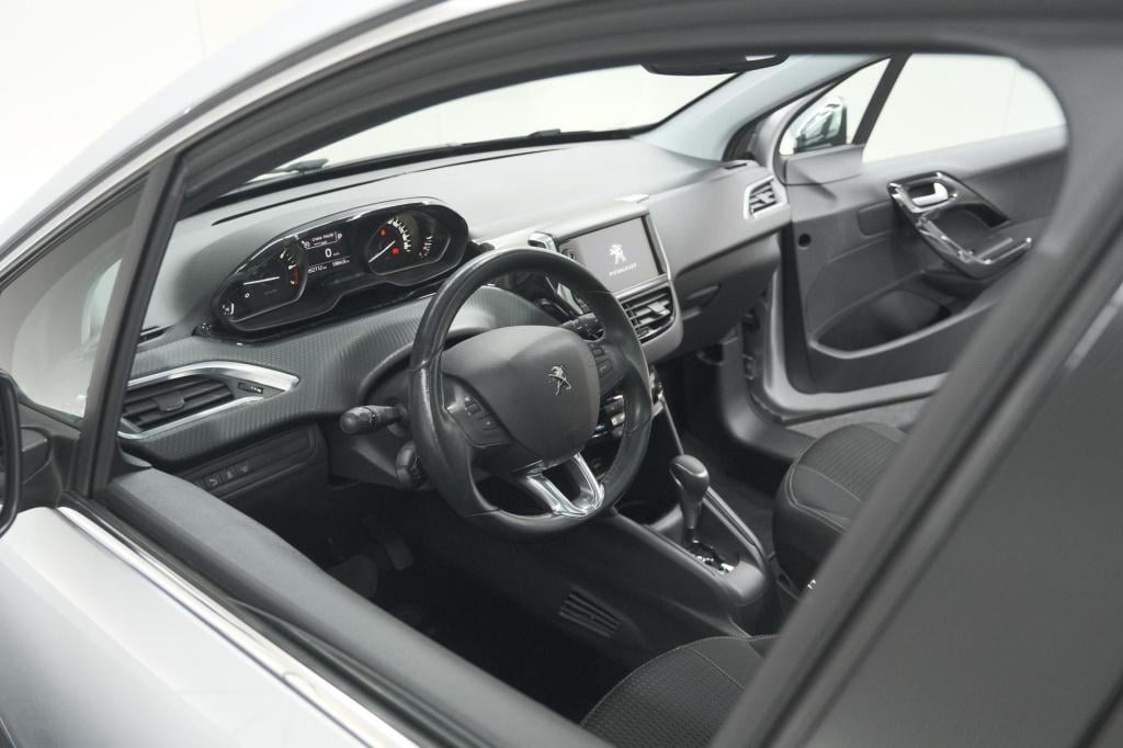 Peugeot 208 puretech 100 eat6 allure | panoramadak | camera | navigatie