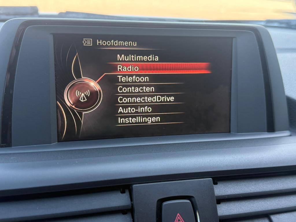 BMW 1 Serie 118i essential