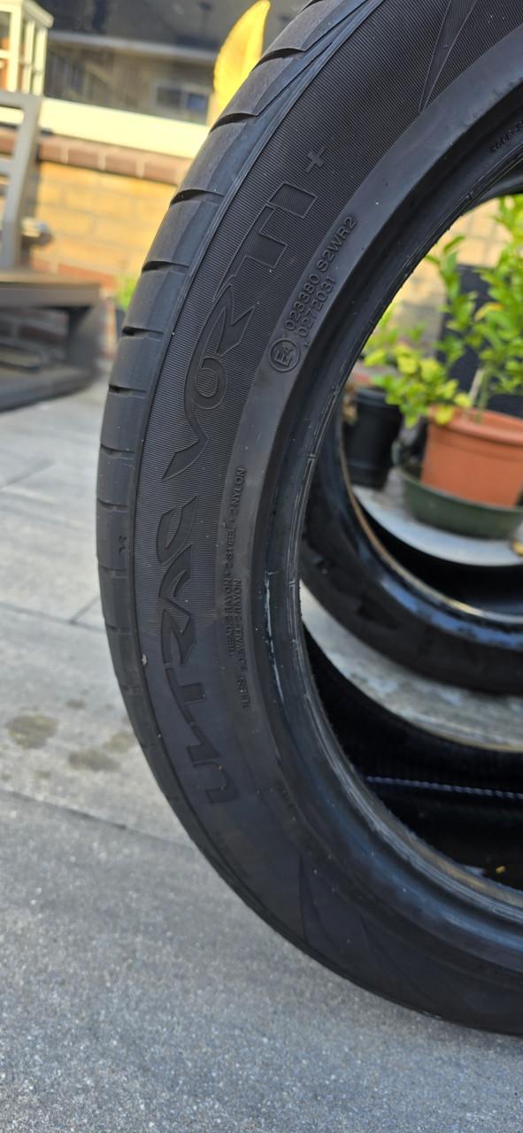2 Vredestein zomerbanden 235/45R18