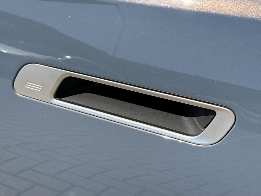 BMW 7 Serie 750e xdrive | bowers & wilkins | 360 | skylounge | leder | trek