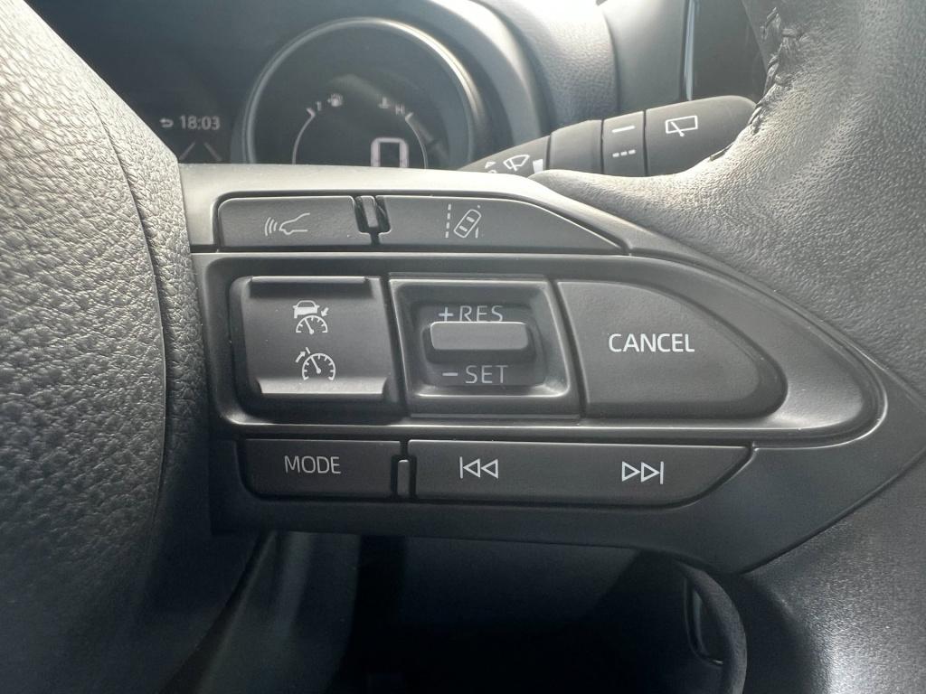 Toyota Yaris 1.5 hybrid dynamic line, camera, carplay, navi enz..