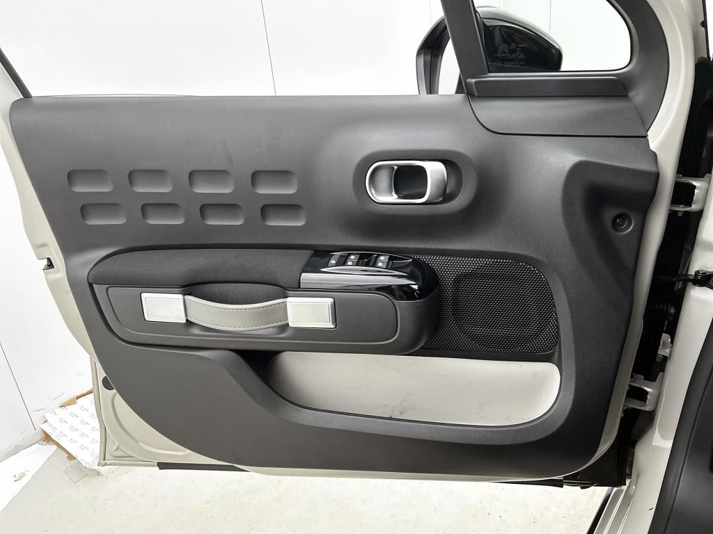 Citroen C3 110 pk shine | rijklaar | camera | navigatie | 17" lmv |