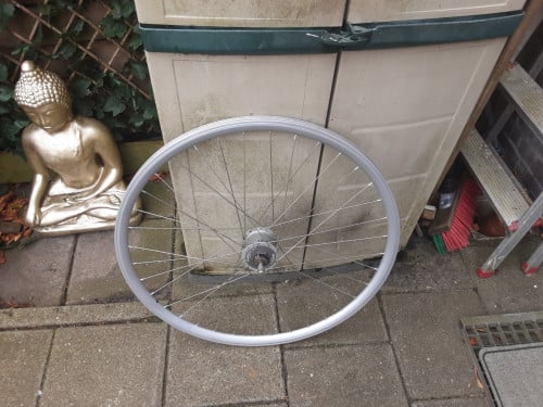 28 inch shimano voorwiel, naafdynamo