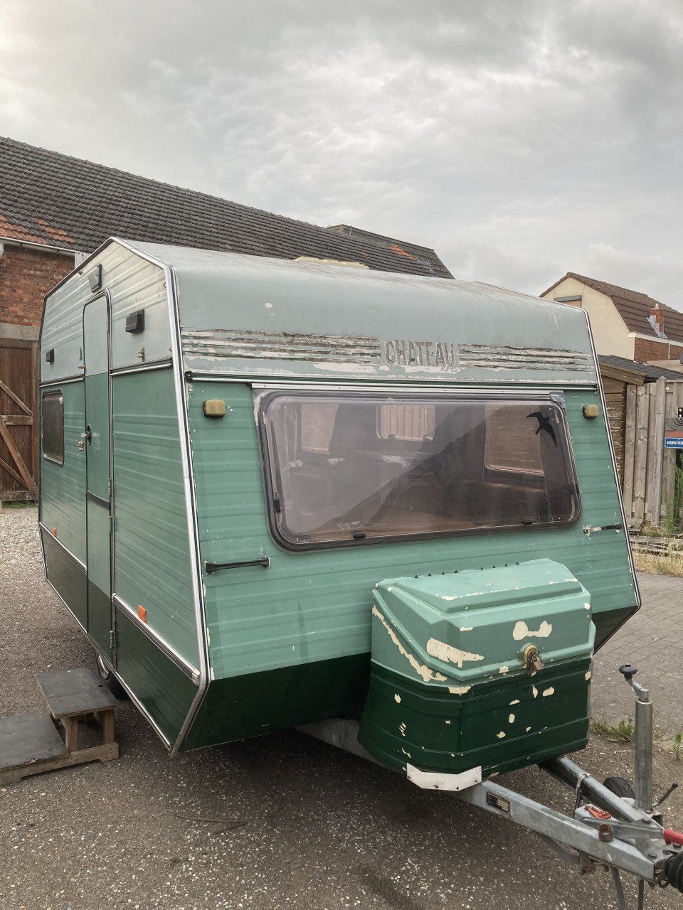 Caravan Chateau met voortent en eigen kenteken!!