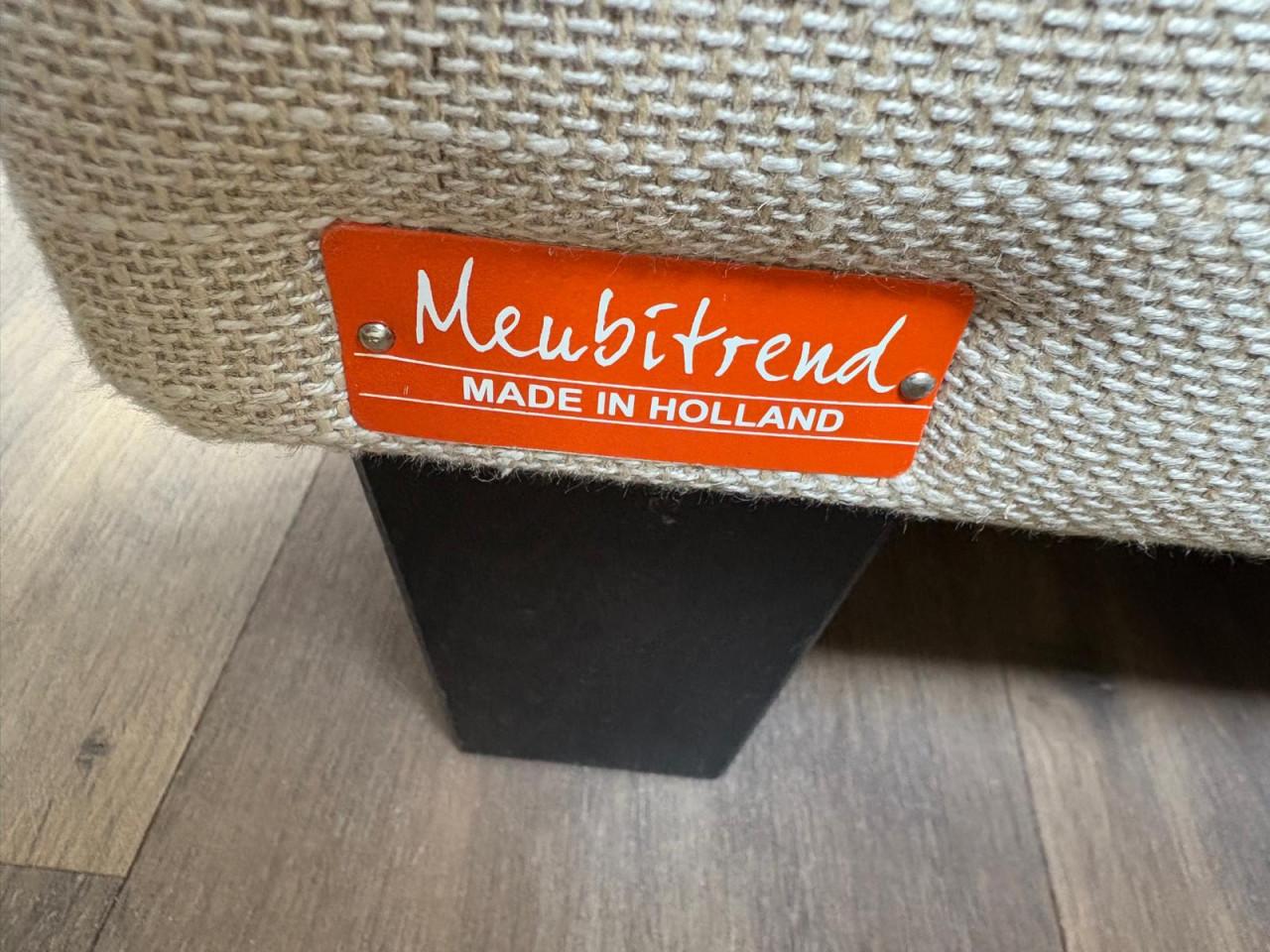 Bank + 2 fauteuils + salontafel + vloerkleed