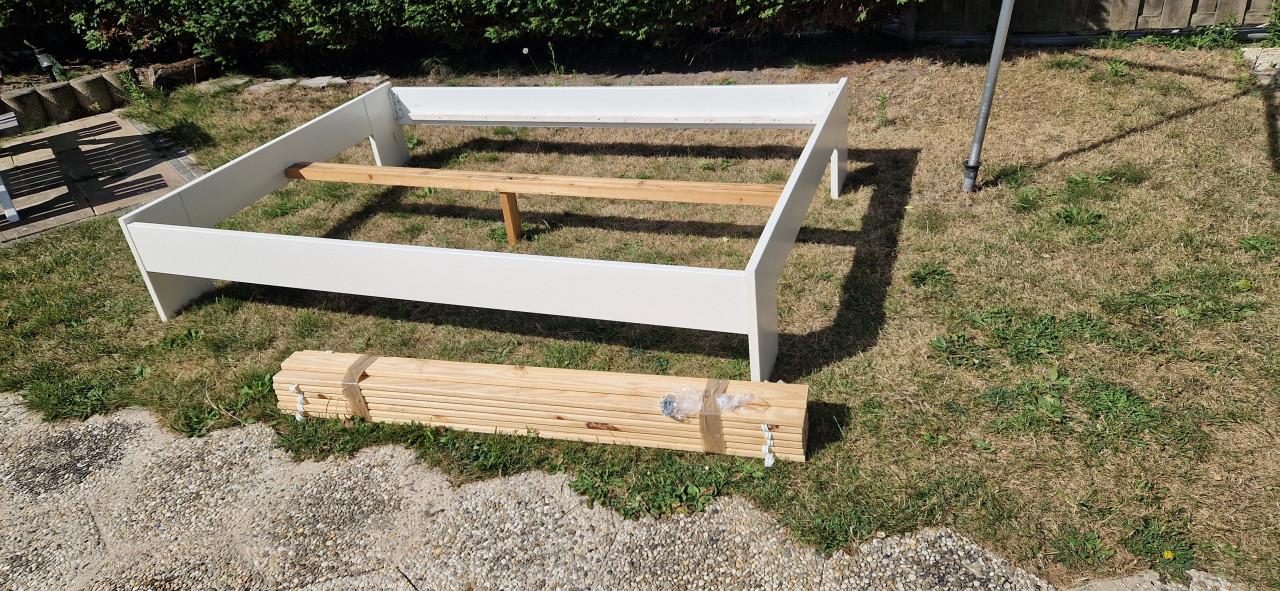 Bed (twijfelaar), 140cm x 200cm
