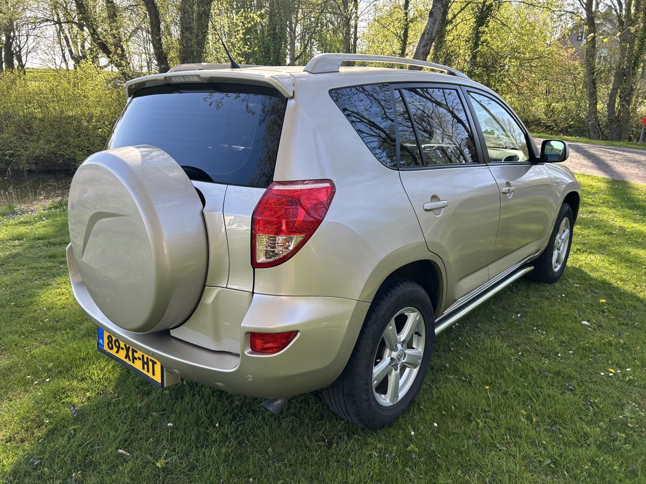 Toyota rav4 2.0i Automaat leder verw zitting apk bull bar trekhaak 93