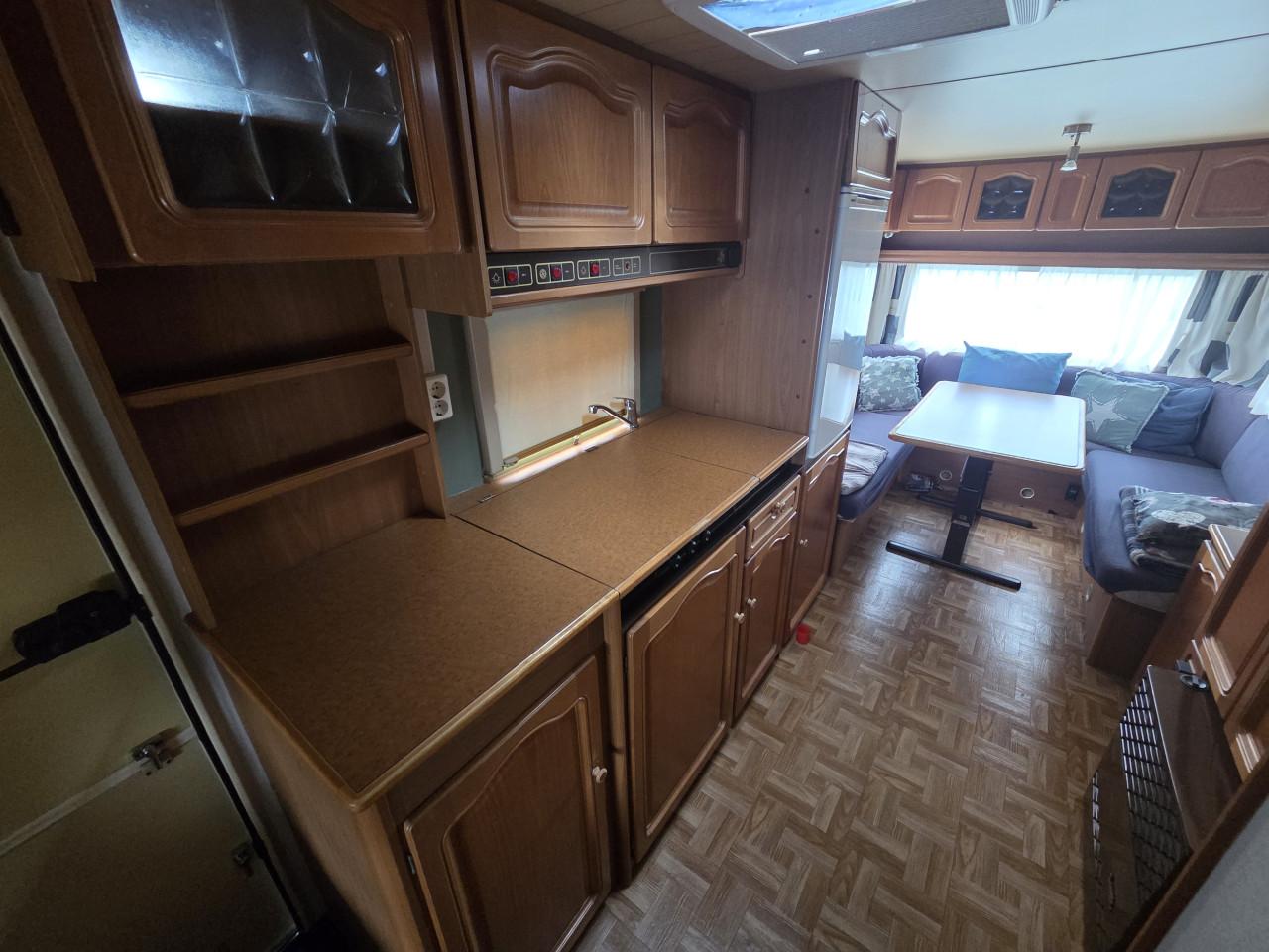 Knaus azur 620 met voortent