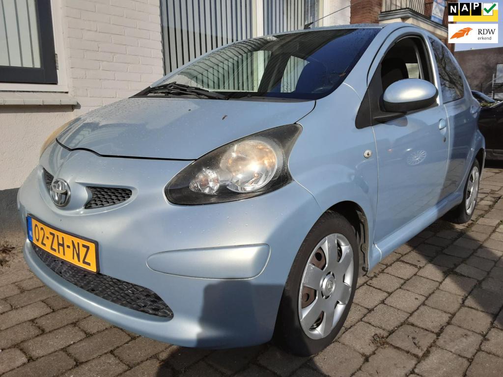 Toyota Aygo 1.0-12v +