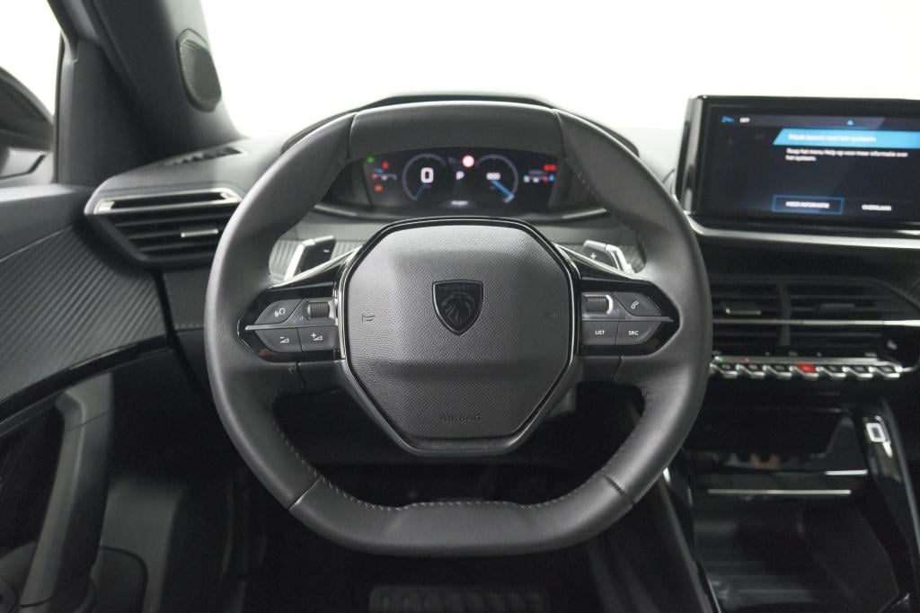 Peugeot 2008 puretech 130 eat8 allure | 360 camera | dodehoekdetectie | app